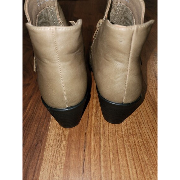 EASY STREET COMFORT WAVE ELLERY ZIPPER TAUPE TAN ANKLE BOOTIES BOOTS WOMENS 8.5M - Picture 4 of 8